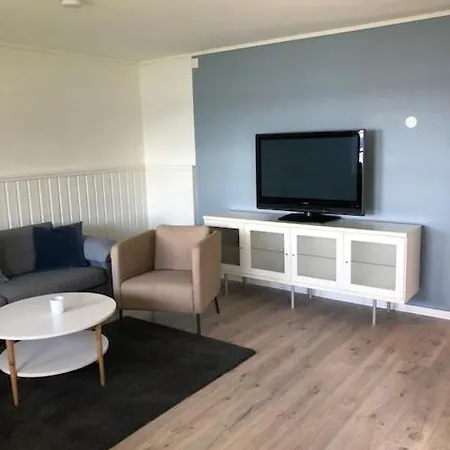 Koselig Nyoppusset 3 Roms Leilighet Med Egen Parkeringsplass I Rolige Omgivelse Naer Sjoen, 2 Mil Nord For Bergen Sentrum. Extérieur photo