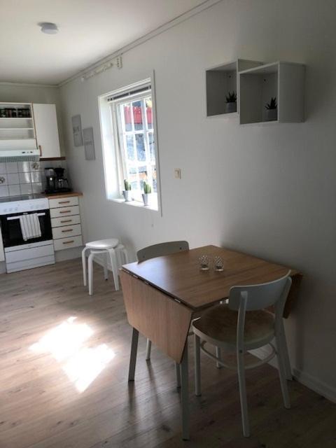 Appartement Koselig Nyoppusset 3 Roms Med Egen Parkeringsplass I Rolige Omgivelse Naer Sjoen, 2 Mil Nord For Sentrum. Bergen