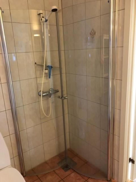Koselig Nyoppusset 3 Roms Med Egen Parkeringsplass I Rolige Omgivelse Naer Sjoen, 2 Mil Nord For Sentrum. * Bergen